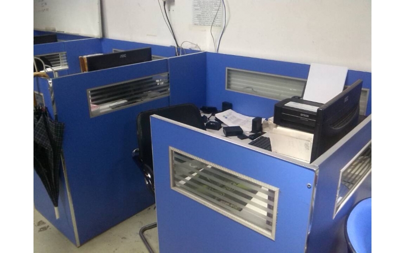 來這里工作已經(jīng)半個(gè)月了，已經(jīng)漸漸地習(xí)慣了這里的生活